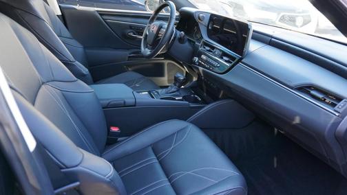 2024 Lexus ES 300h Luxury
