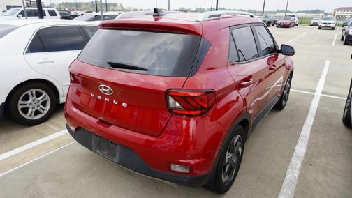 2022 Hyundai VENUE SEL