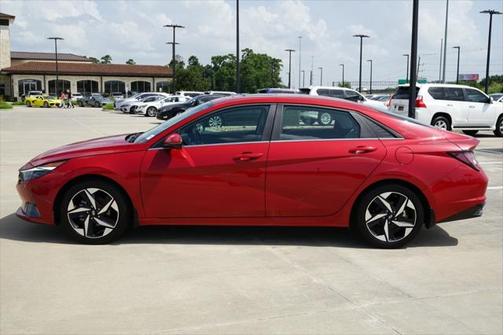 2022 Hyundai ELANTRA Limited