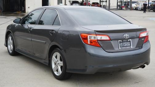 Gray 2014 Toyota Camry SE