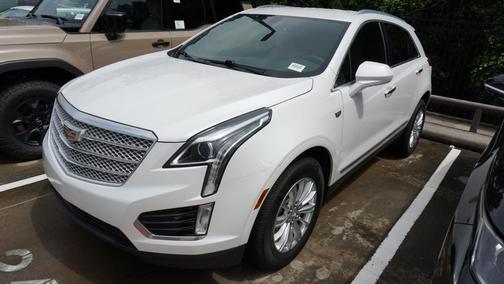Crystal White Tricoat 2018 Cadillac XT5 Base
