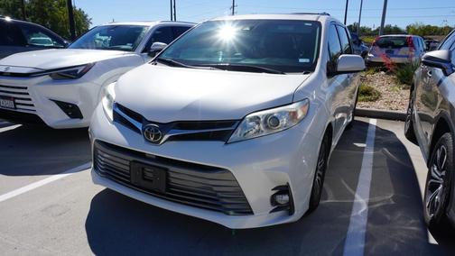 2019 Toyota Sienna XLE