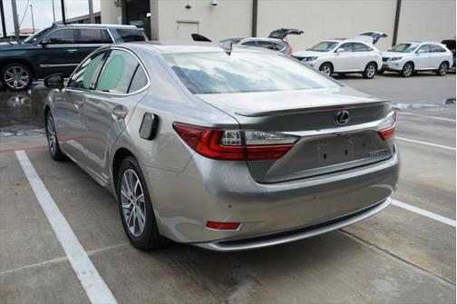 2017 Lexus ES 300h Base