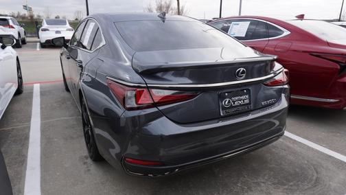 2024 Lexus ES 300h F SPORT Design