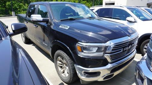 Diamond Black Crystal Pearlcoat 2019 RAM 1500 Laramie