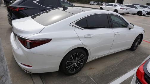 2023 Lexus ES 350 Base
