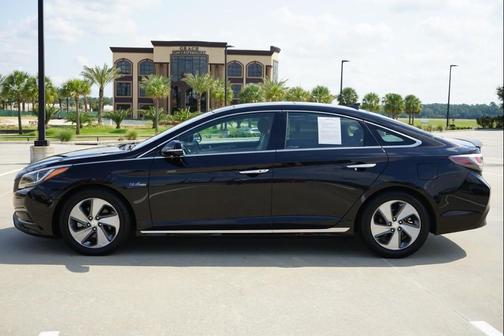 2017 Hyundai SONATA Hybrid Limited