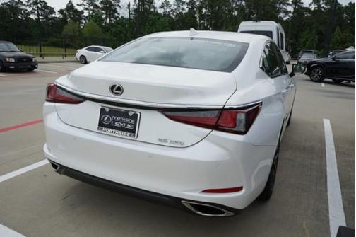 2024 Lexus ES 350 Base