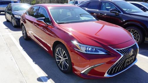2025 Lexus ES 300h Base