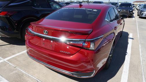 2025 Lexus ES 300h Base