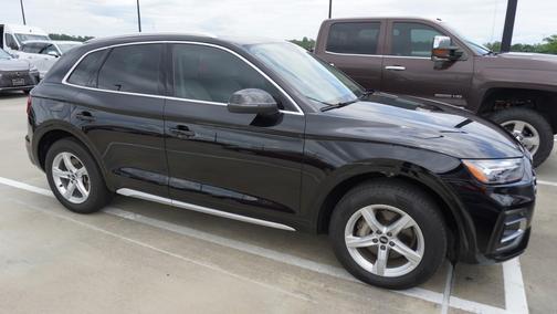 Black 2021 Audi Q5 45 Premium