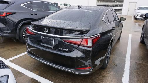 2025 Lexus ES 300h Base