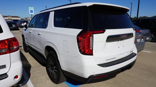 2022 GMC Yukon XL 4WD AT4
