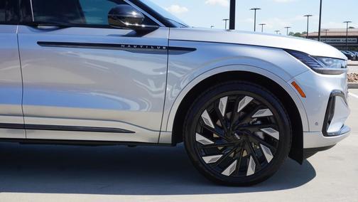 2024 Lincoln Nautilus Black Label