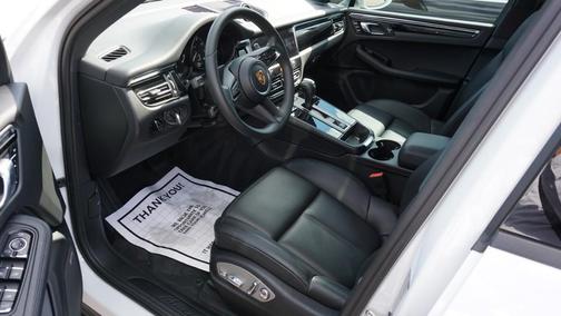 2023 Porsche Macan AWD