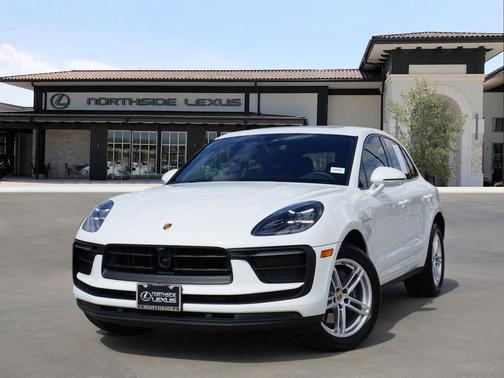 2023 Porsche Macan AWD