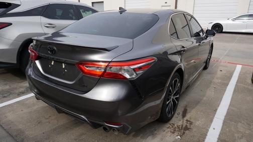 2020 Toyota Camry SE