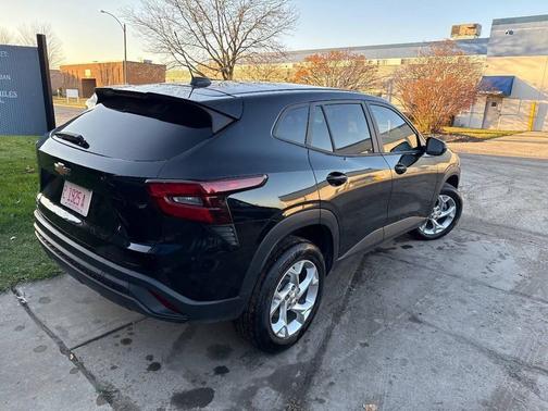2025 Chevrolet Trax LS