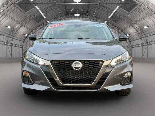 2021 Nissan Altima SR FWD