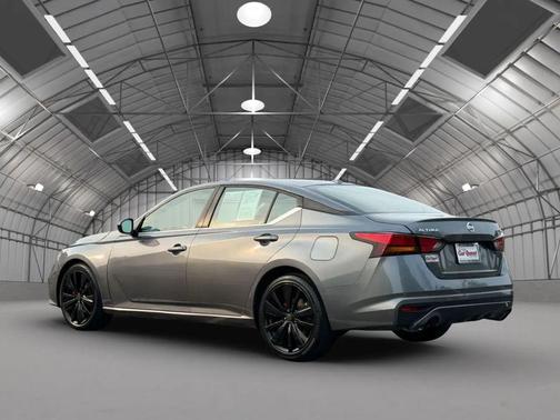 2021 Nissan Altima SR FWD