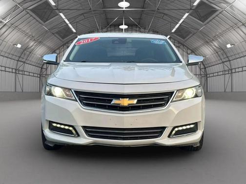 Iridescent Pearl Tricoat 2017 Chevrolet Impala Premier 2LZ