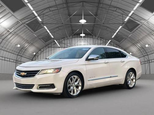 Iridescent Pearl Tricoat 2017 Chevrolet Impala Premier 2LZ