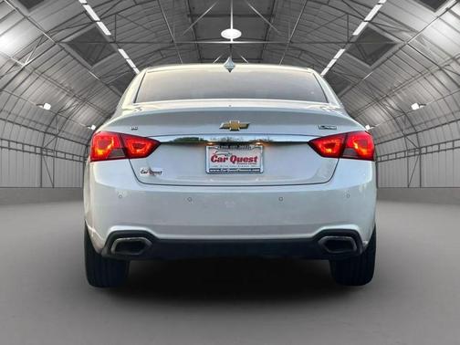 Iridescent Pearl Tricoat 2017 Chevrolet Impala Premier 2LZ