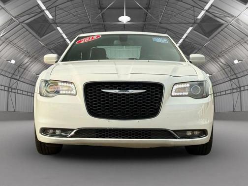 2019 Chrysler 300 S