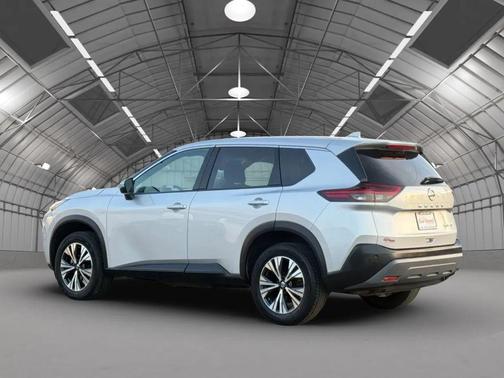 Brilliant Silver Metallic 2021 Nissan Rogue SV