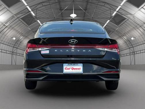 2022 Hyundai ELANTRA SE