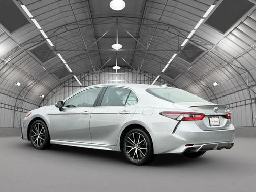 Celestial Silver Metallic 2024 Toyota Camry SE