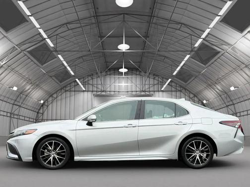 Celestial Silver Metallic 2024 Toyota Camry SE