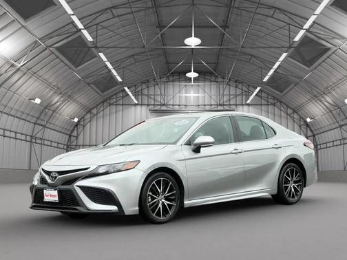 Celestial Silver Metallic 2024 Toyota Camry SE