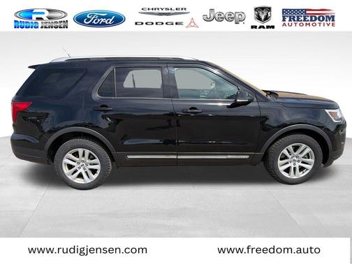 Black 2018 Ford Explorer XLT