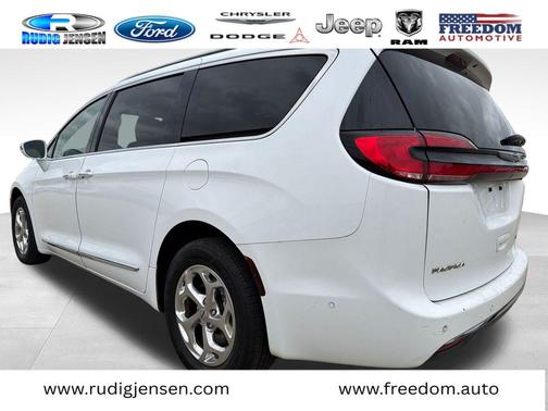 Bright White Clearcoat 2021 Chrysler Pacifica Limited