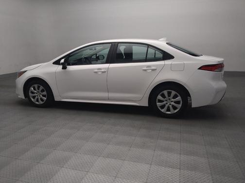 White 2022 Toyota Corolla LE