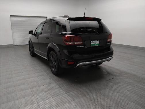 Pitch Black Clearcoat 2019 Dodge Journey Crossroad