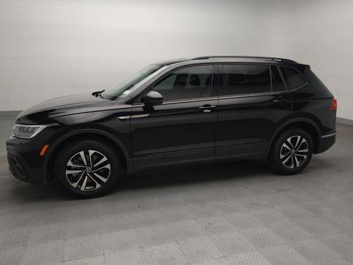 Deep Black Pearl 2024 Volkswagen Tiguan 2.0T S