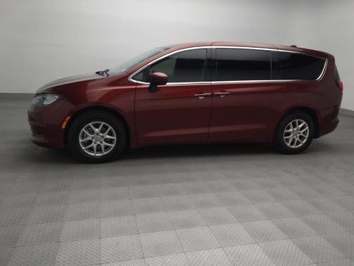 2020 Chrysler Voyager LX