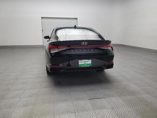 2023 Hyundai ELANTRA SE