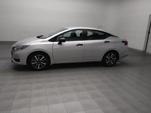 Brilliant Silver Metallic 2025 Nissan Versa 1.6 S