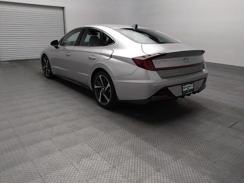 Shimmering Silver Pearl 2021 Hyundai SONATA SEL Plus