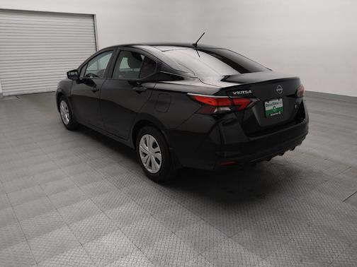 Super Black 2025 Nissan Versa 1.6 S