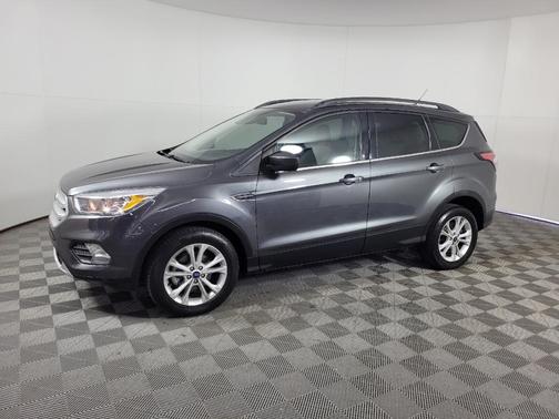 Magnetic Metallic 2018 Ford Escape SE