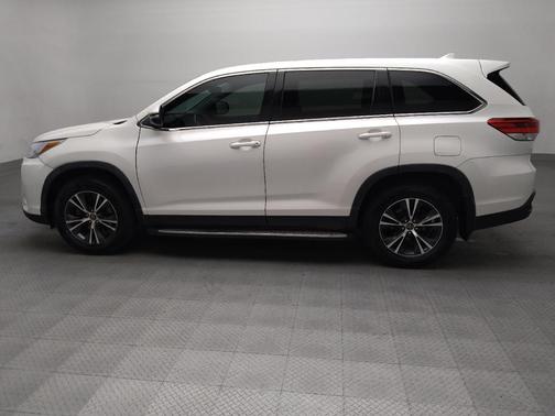 Blizzard Pearl 2019 Toyota Highlander LE Plus