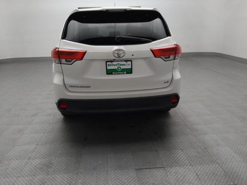 Blizzard Pearl 2019 Toyota Highlander LE Plus