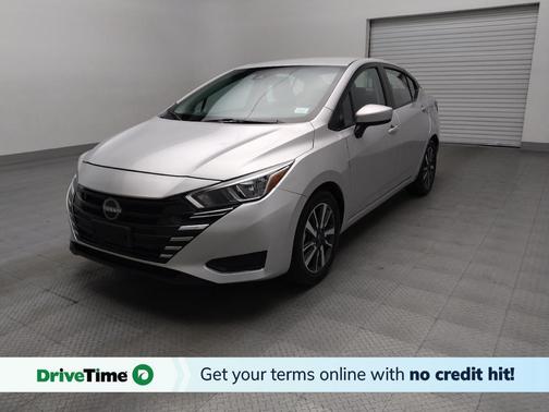 Brilliant Silver Metallic 2024 Nissan Versa 1.6 SV