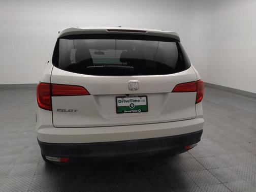 White Diamond Pearl 2017 Honda Pilot EX