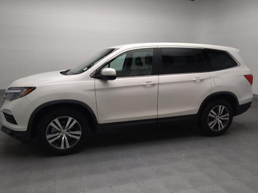 White Diamond Pearl 2017 Honda Pilot EX
