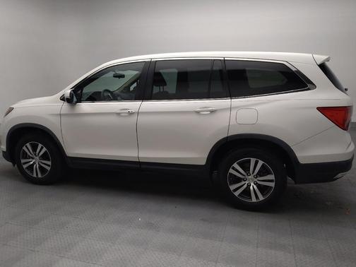 White Diamond Pearl 2017 Honda Pilot EX